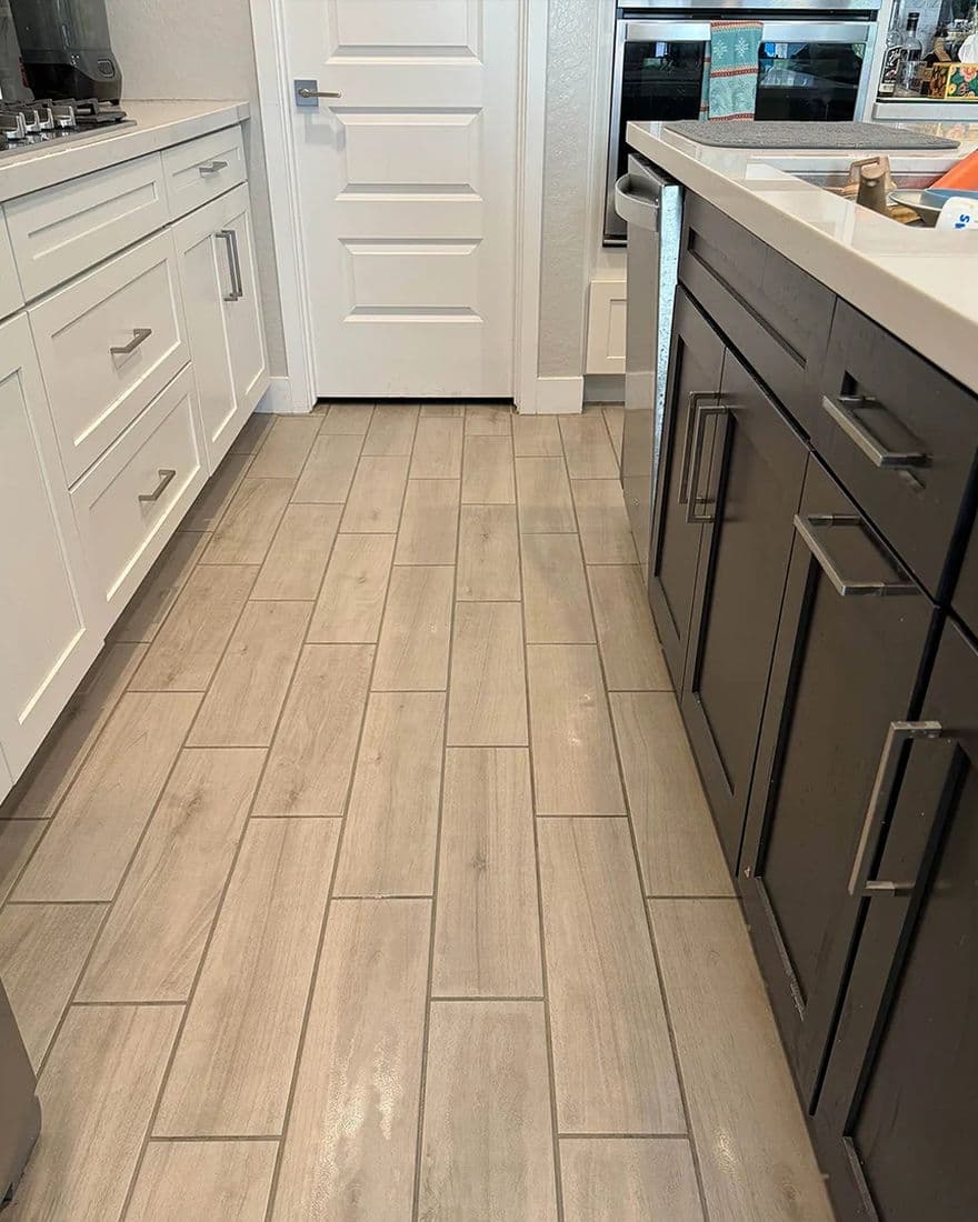 Plank tile kitchen, after cleaning